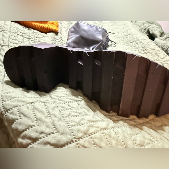 Black knee high heel combat boots - Picture 4 of 5